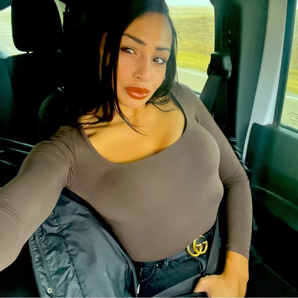 🫶🏽POSHMARK GOLD ✨ AMBASSADOR JUSTICE.🫶🏽 - Picture 7 of 12